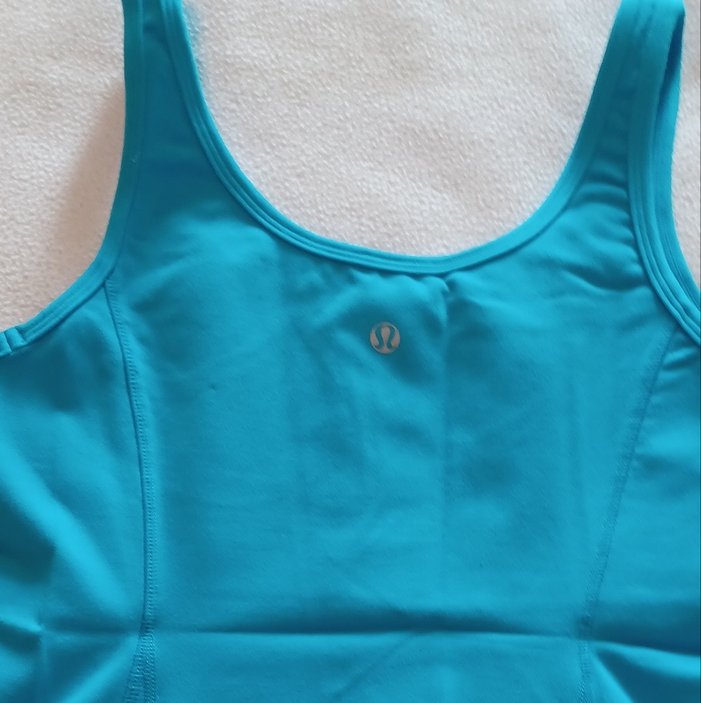 Lululemon Activewear blue scoop-neck tank